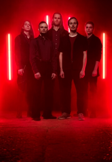 Kalingir band members posing - background image