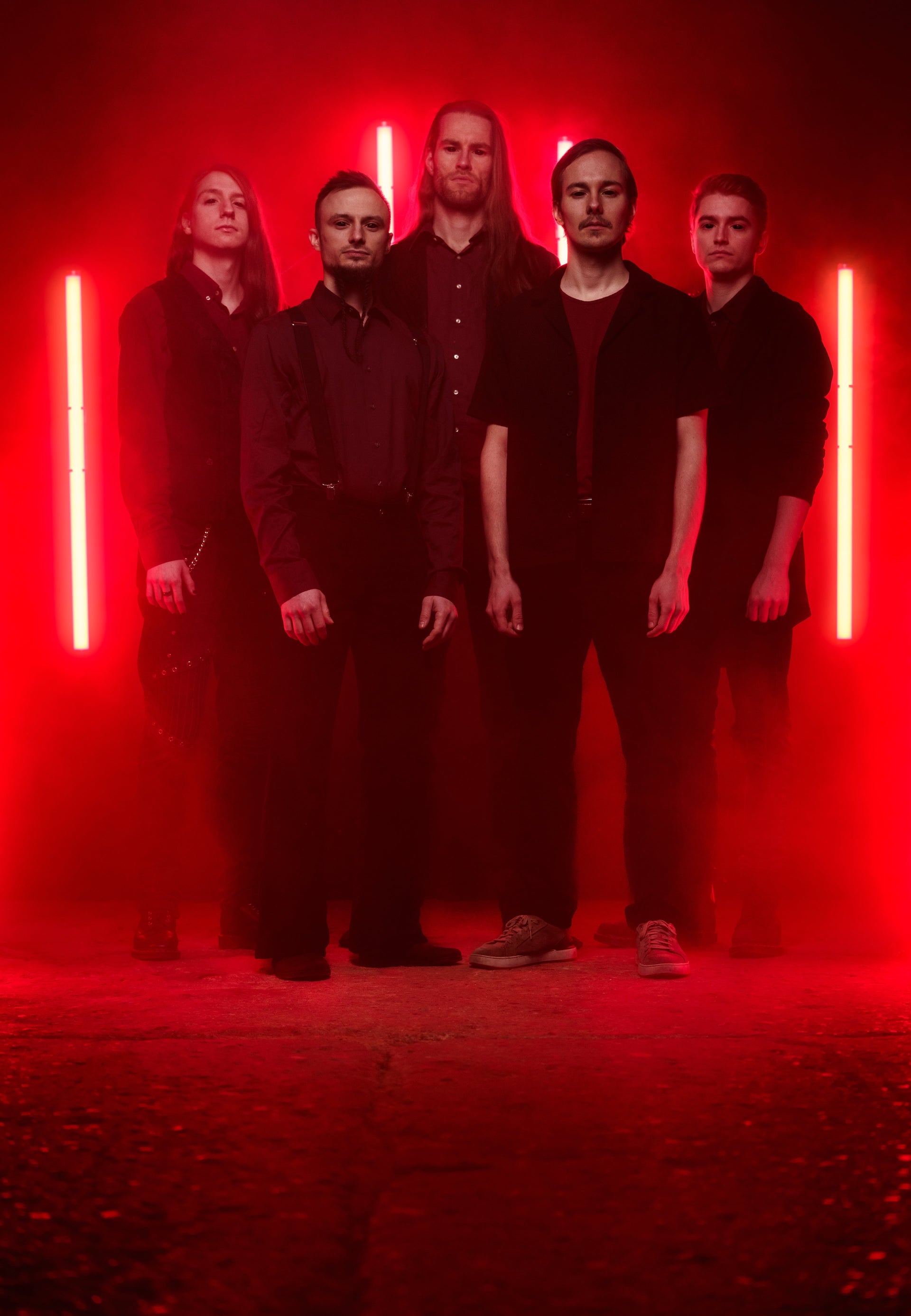 Kalingir band members posing - background image